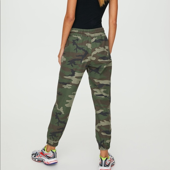 Aritzia TNA Camouflage Alix Pant - Picture 2 of 8